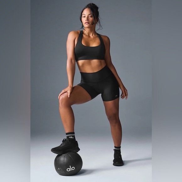 NWT ALO Yoga 5" Airlift Energy Short- Black/ Size X-Small (2-4) - Picture 4 of 10